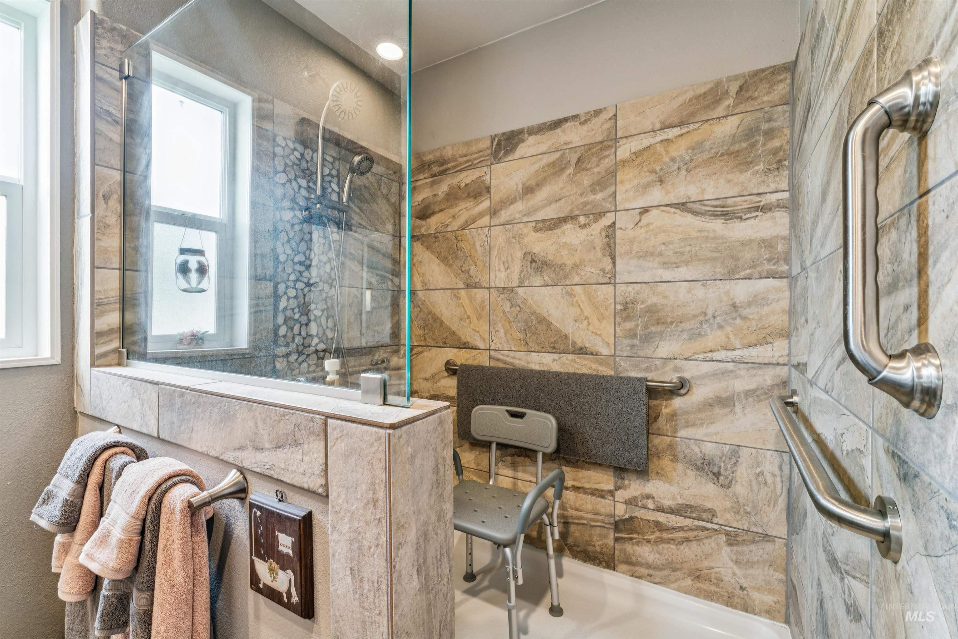 700 Fairview, Meridian, Idaho 83642, 3 Bedrooms, 2 Bathrooms, Residential For Sale, Price $170,000, 98980392