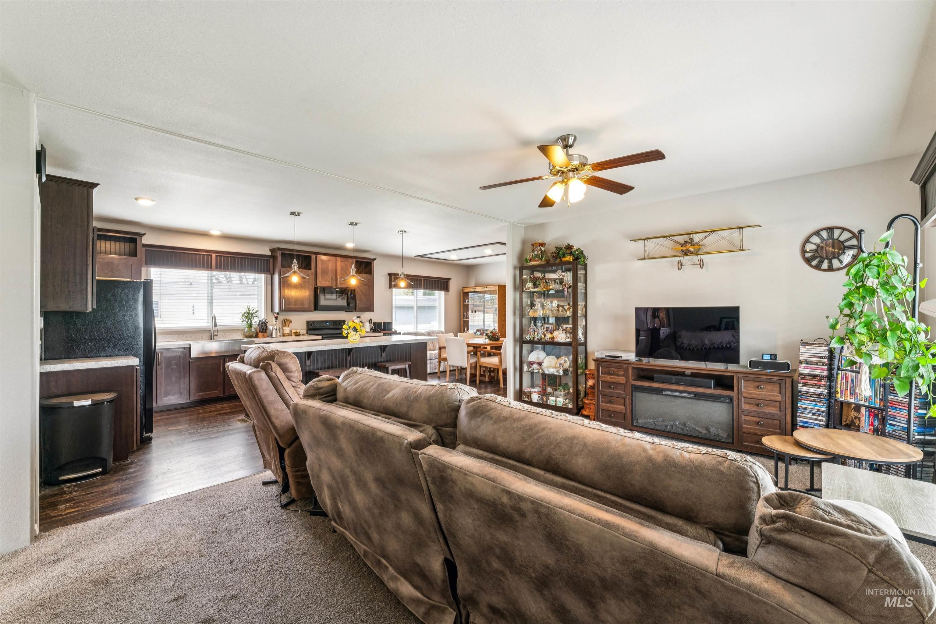 700 Fairview, Meridian, Idaho 83642, 3 Bedrooms, 2 Bathrooms, Residential For Sale, Price $170,000, 98980392