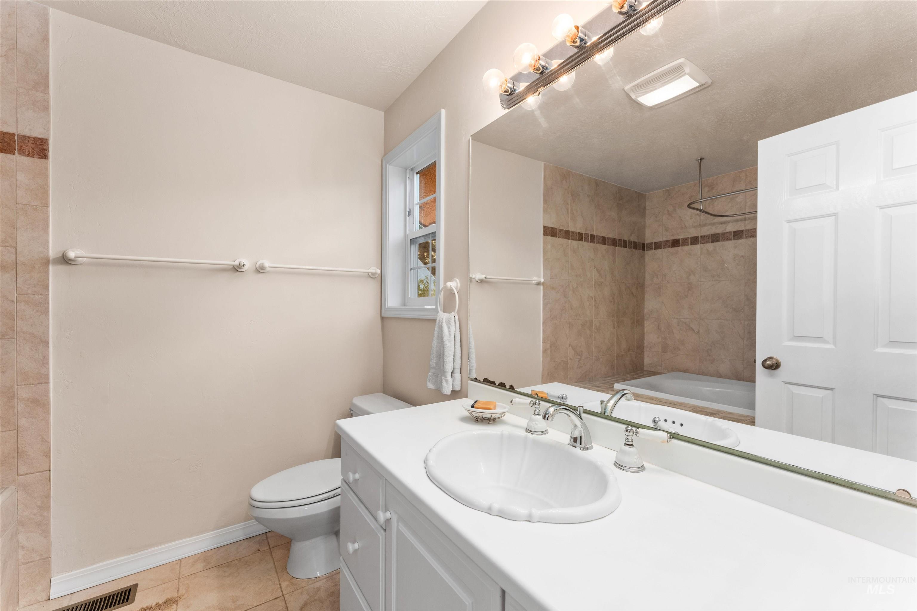 149 Scriver Woods Rd, Garden Valley, Idaho 83622, 4 Bedrooms, 3 Bathrooms, Residential For Sale, Price $749,900,MLS 98980394