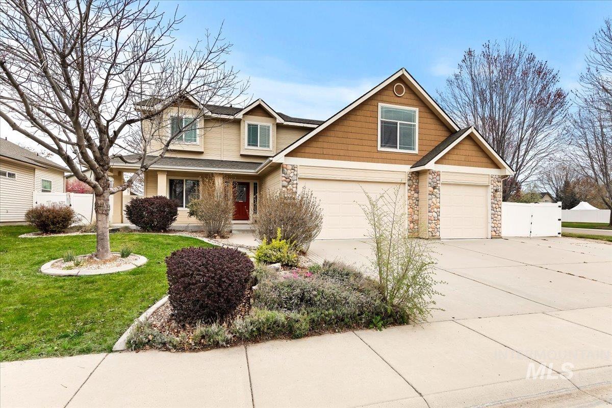 2208 S Alaska Way, Meridian, Idaho 83642, 4 Bedrooms, 3 Bathrooms, Residential For Sale, Price $599,900, 98980397