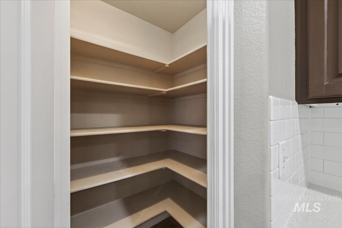 2208 S Alaska Way, Meridian, Idaho 83642, 4 Bedrooms, 3 Bathrooms, Residential For Sale, Price $599,900, 98980397