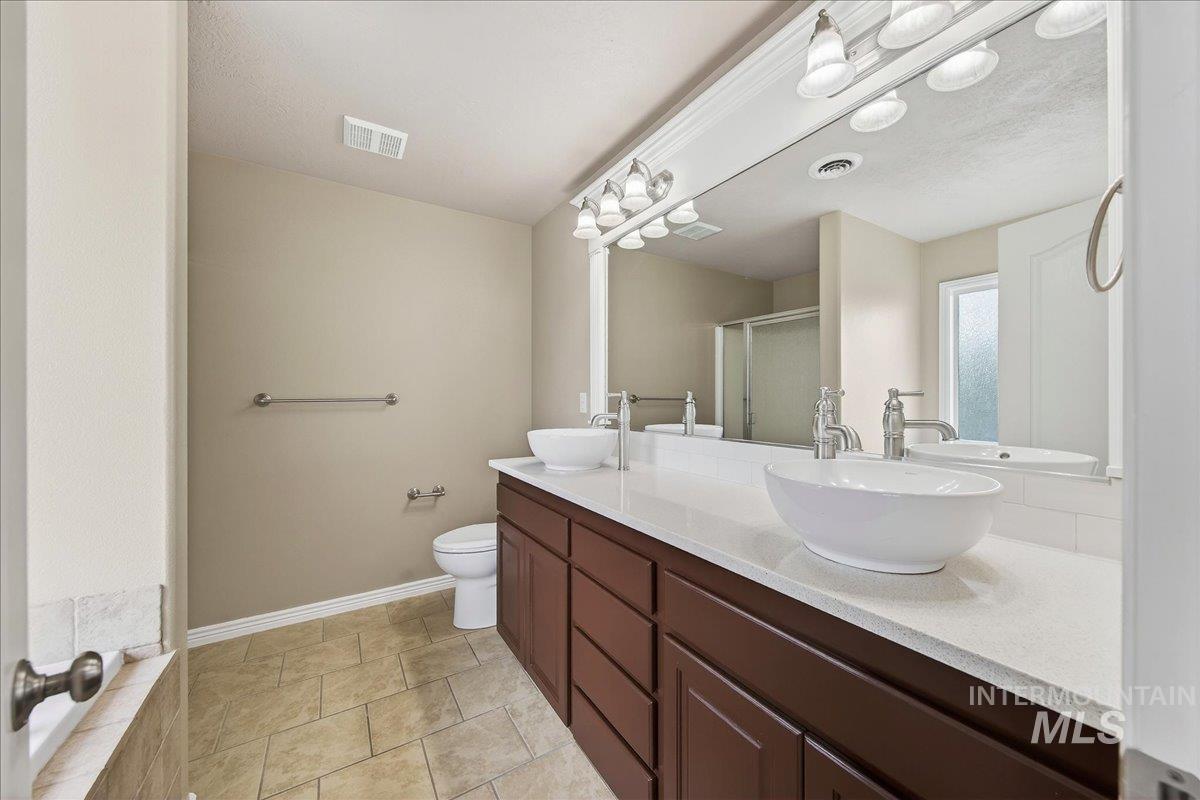 2208 S Alaska Way, Meridian, Idaho 83642, 4 Bedrooms, 3 Bathrooms, Residential For Sale, Price $599,900, 98980397