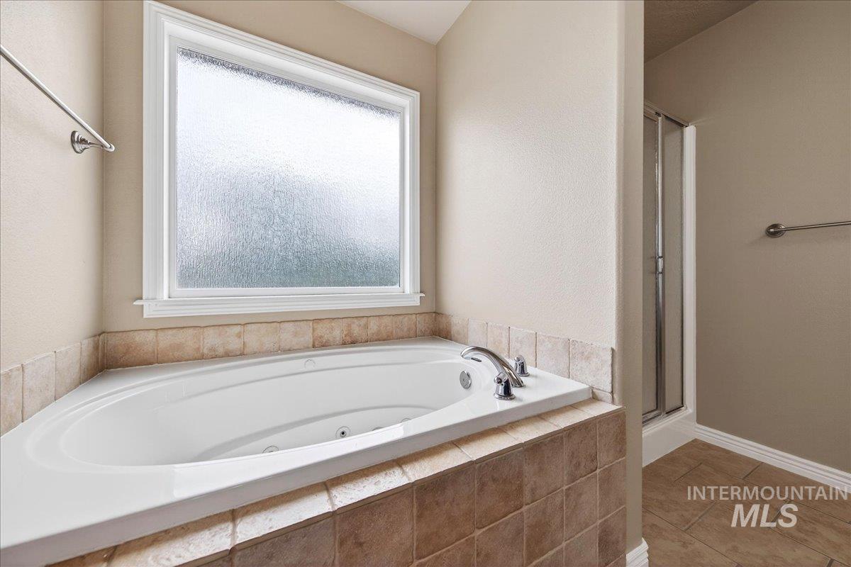 2208 S Alaska Way, Meridian, Idaho 83642, 4 Bedrooms, 3 Bathrooms, Residential For Sale, Price $599,900, 98980397