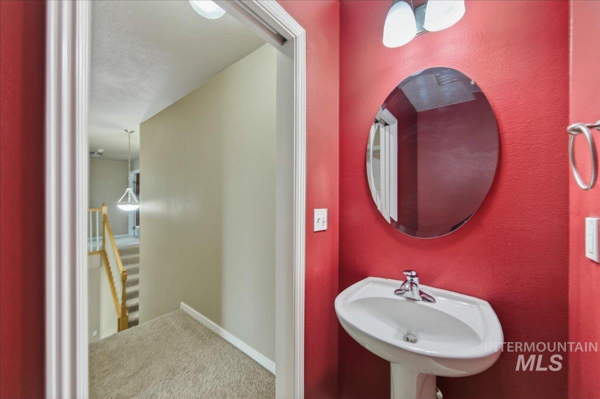 2208 S Alaska Way, Meridian, Idaho 83642, 4 Bedrooms, 3 Bathrooms, Residential For Sale, Price $599,900, 98980397