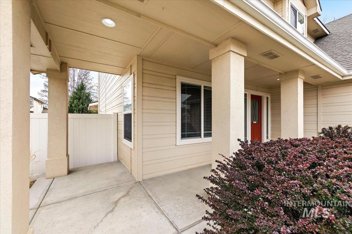 2208 S Alaska Way, Meridian, Idaho 83642, 4 Bedrooms, 3 Bathrooms, Residential For Sale, Price $599,900, 98980397