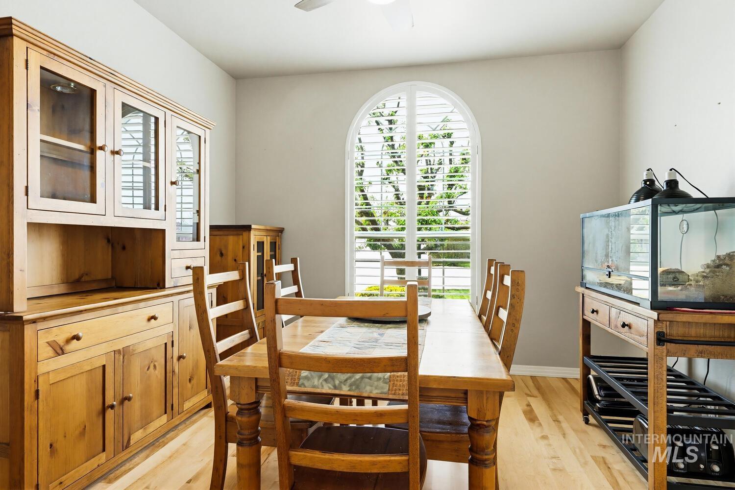 1946 N Banstead Place, Boise, Idaho 83713, 3 Bedrooms, 2 Bathrooms, Residential For Sale, Price $555,000,MLS 98980398