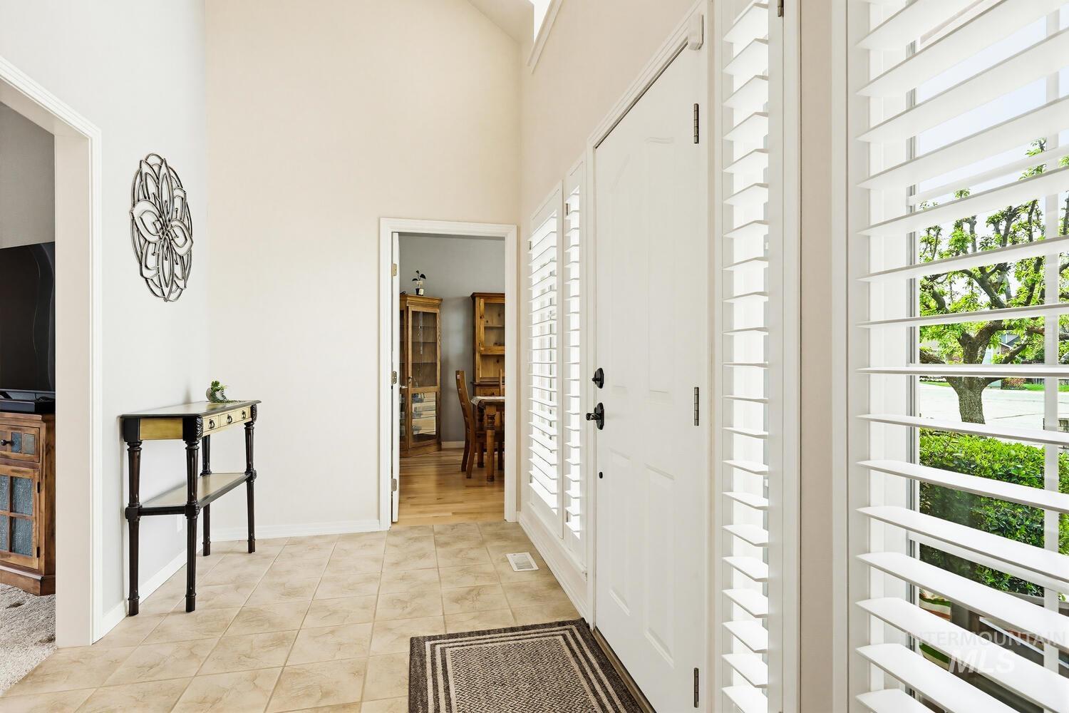 1946 N Banstead Place, Boise, Idaho 83713, 3 Bedrooms, 2 Bathrooms, Residential For Sale, Price $555,000,MLS 98980398