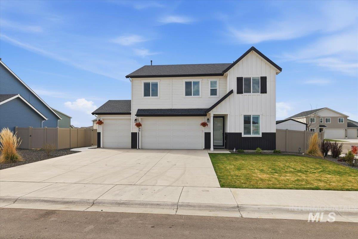 11195 Maroon Bells Dr, Caldwell, Idaho 83605, 4 Bedrooms, 3 Bathrooms, Residential For Sale, Price $449,900,MLS 98980399