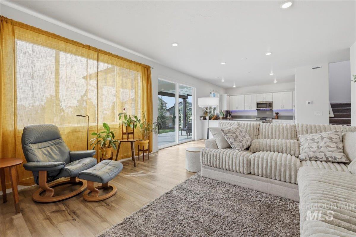 11195 Maroon Bells Dr, Caldwell, Idaho 83605, 4 Bedrooms, 3 Bathrooms, Residential For Sale, Price $449,900,MLS 98980399