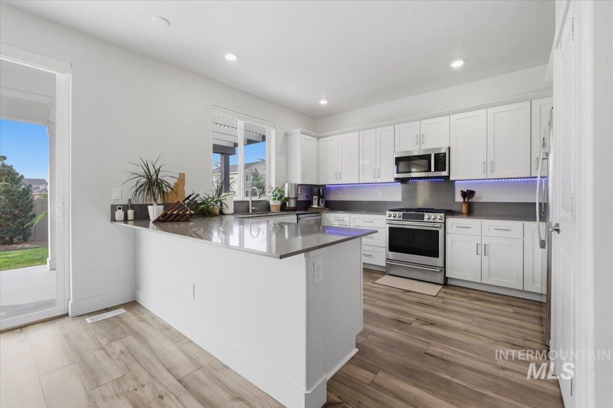 11195 Maroon Bells Dr, Caldwell, Idaho 83605, 4 Bedrooms, 3 Bathrooms, Residential For Sale, Price $449,900,MLS 98980399