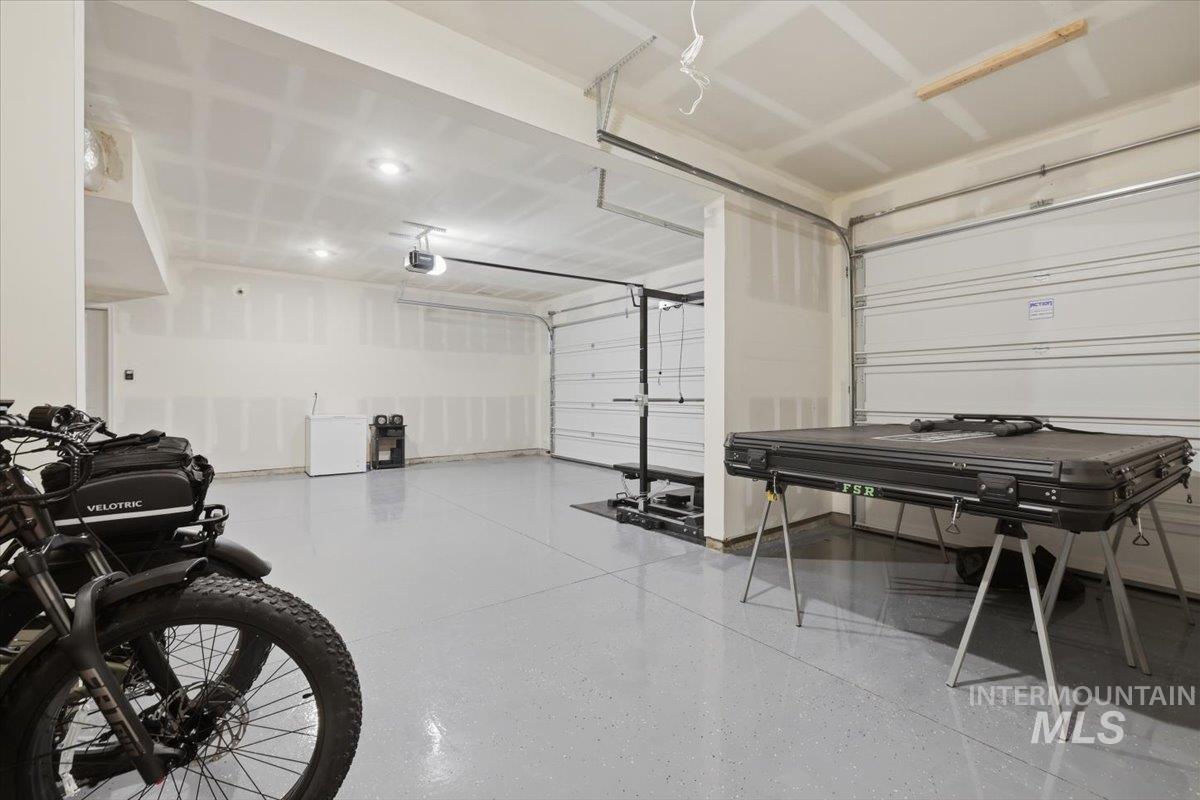 11195 Maroon Bells Dr, Caldwell, Idaho 83605, 4 Bedrooms, 3 Bathrooms, Residential For Sale, Price $449,900,MLS 98980399