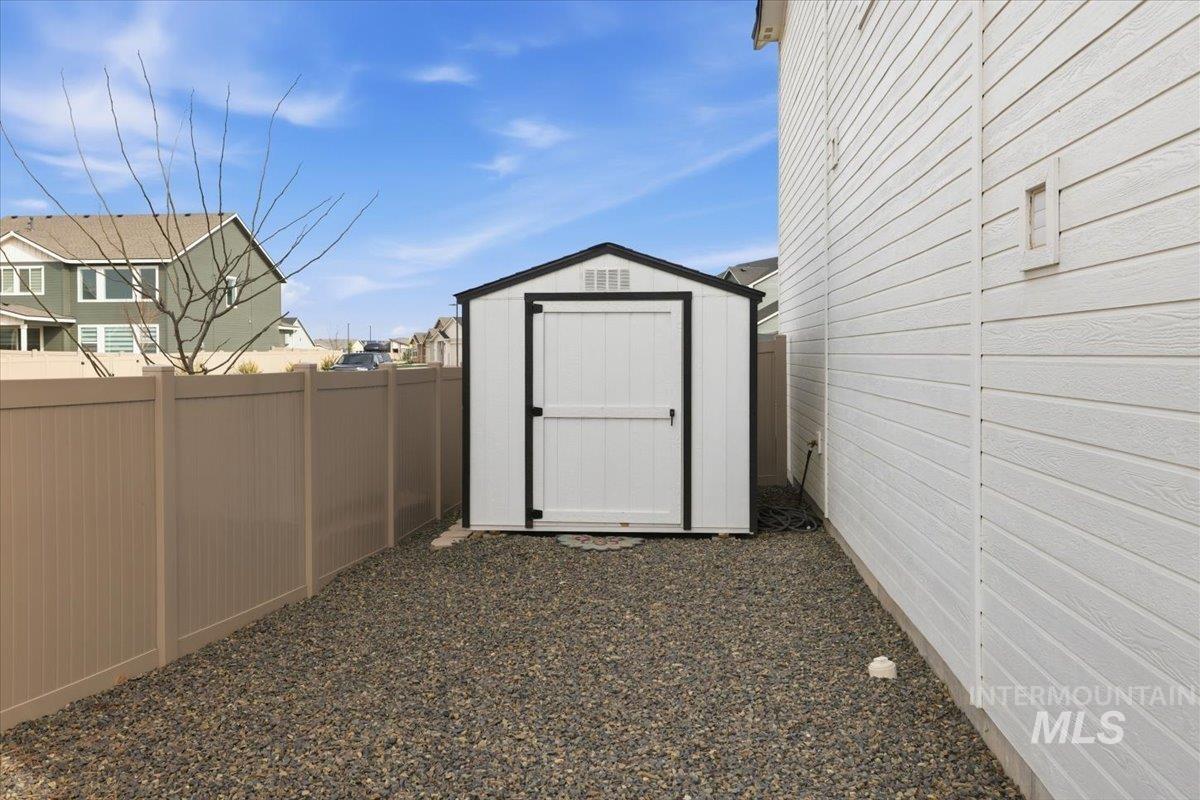 11195 Maroon Bells Dr, Caldwell, Idaho 83605, 4 Bedrooms, 3 Bathrooms, Residential For Sale, Price $449,900,MLS 98980399