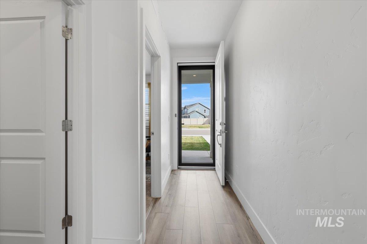 11195 Maroon Bells Dr, Caldwell, Idaho 83605, 4 Bedrooms, 3 Bathrooms, Residential For Sale, Price $449,900,MLS 98980399