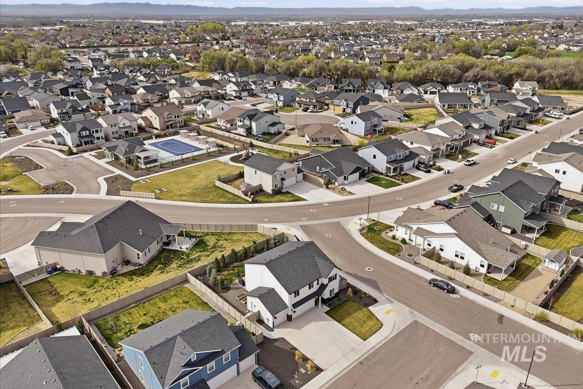 11195 Maroon Bells Dr, Caldwell, Idaho 83605, 4 Bedrooms, 3 Bathrooms, Residential For Sale, Price $449,900,MLS 98980399