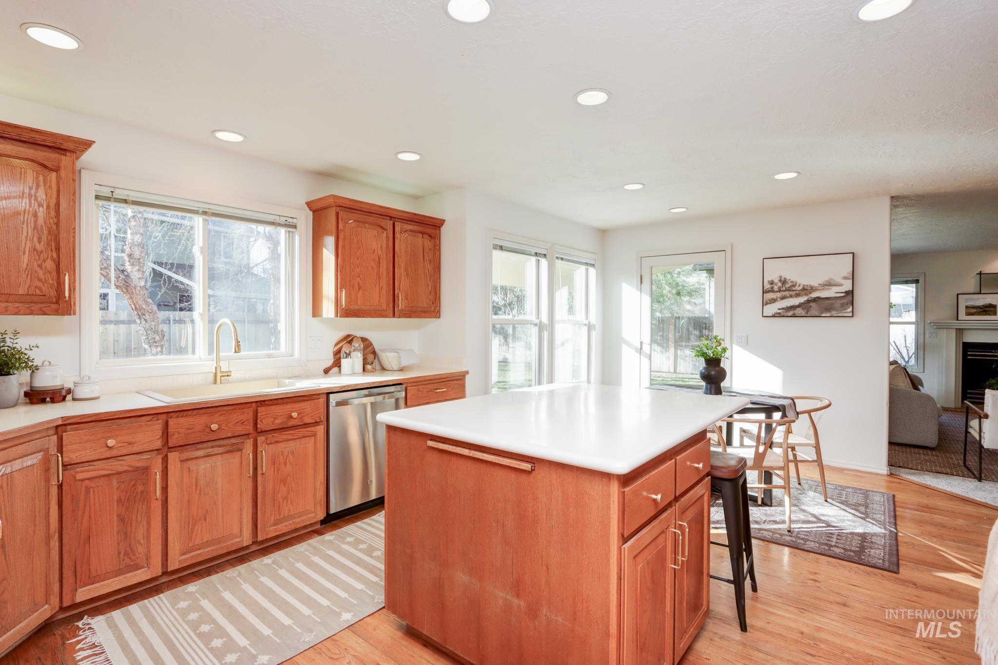 8037 W Innsbrook Ct, Boise, Idaho 83704, 3 Bedrooms, 2.5 Bathrooms, Residential For Sale, Price $699,900, 98980401