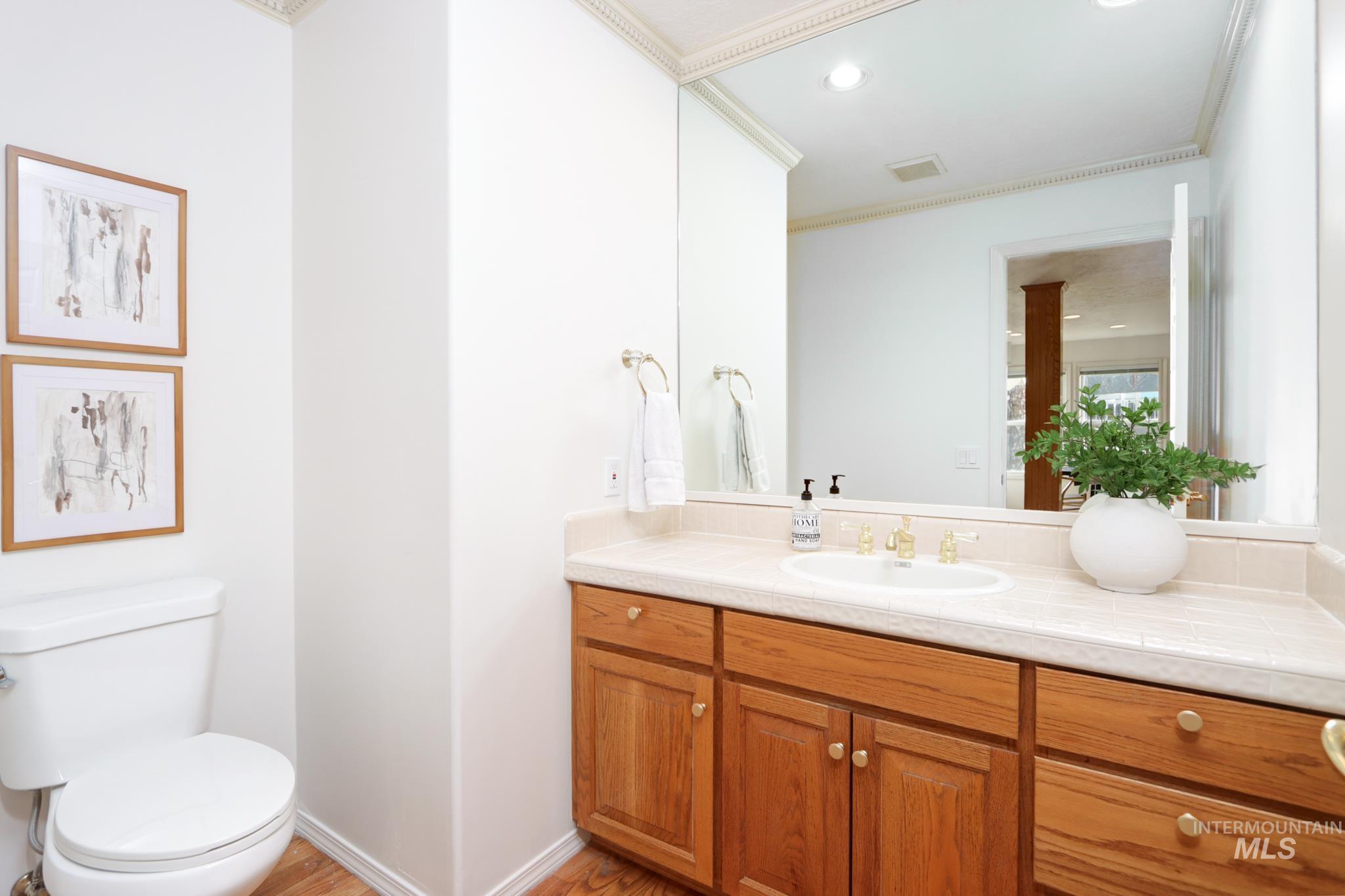 8037 W Innsbrook Ct, Boise, Idaho 83704, 3 Bedrooms, 2.5 Bathrooms, Residential For Sale, Price $699,900, 98980401