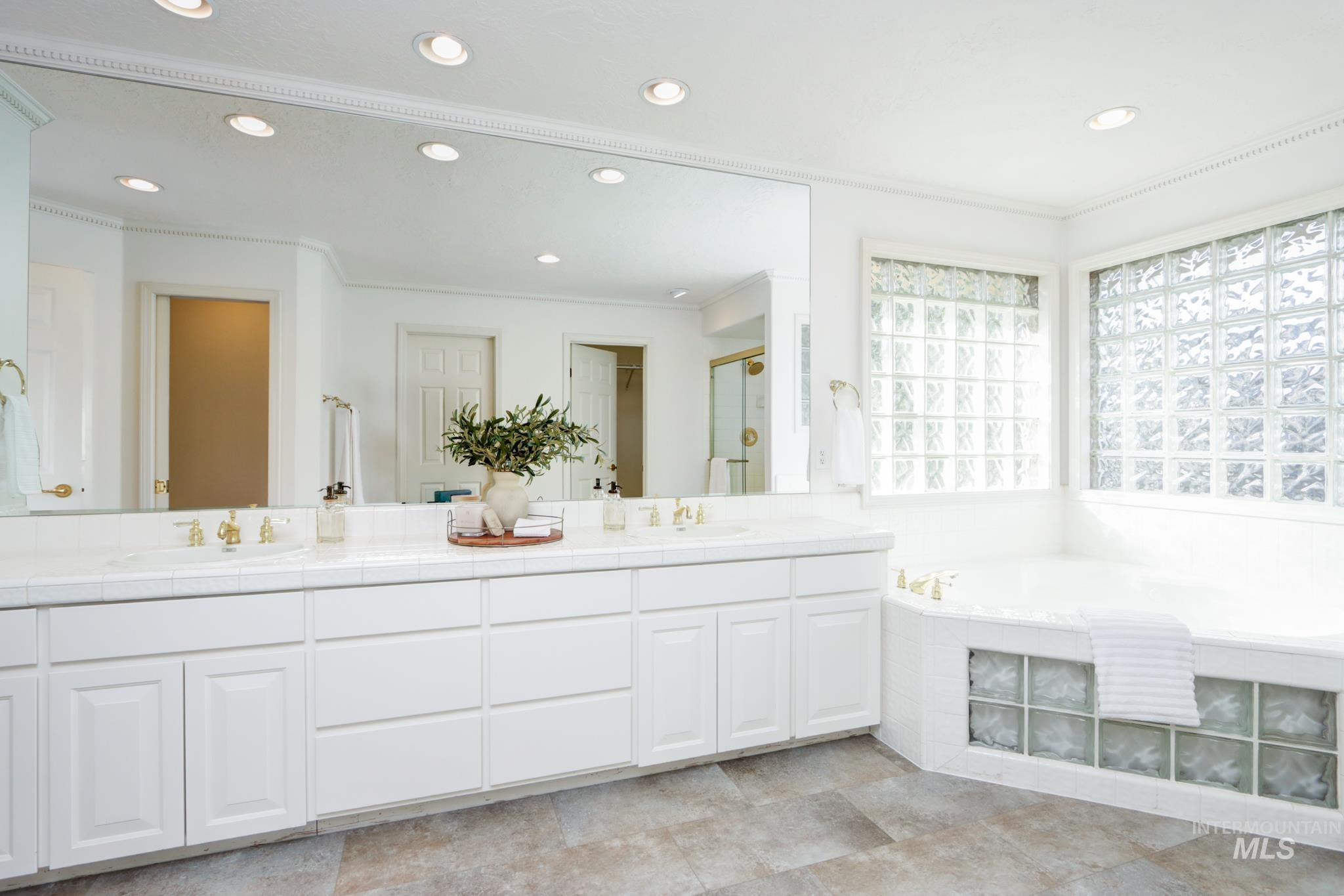 8037 W Innsbrook Ct, Boise, Idaho 83704, 3 Bedrooms, 2.5 Bathrooms, Residential For Sale, Price $709,900, 98980401