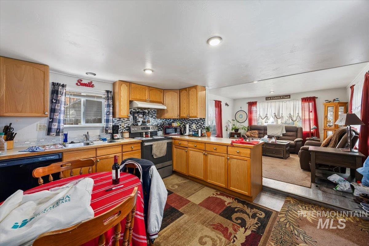 341 Bruneau Street East, Hagerman, Idaho 83332, 3 Bedrooms, 2 Bathrooms, Residential For Sale, Price $174,900, 98980408