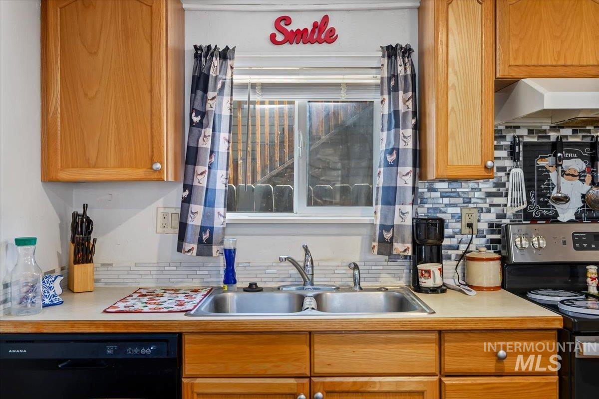 341 Bruneau Street East, Hagerman, Idaho 83332, 3 Bedrooms, 2 Bathrooms, Residential For Sale, Price $174,900, 98980408