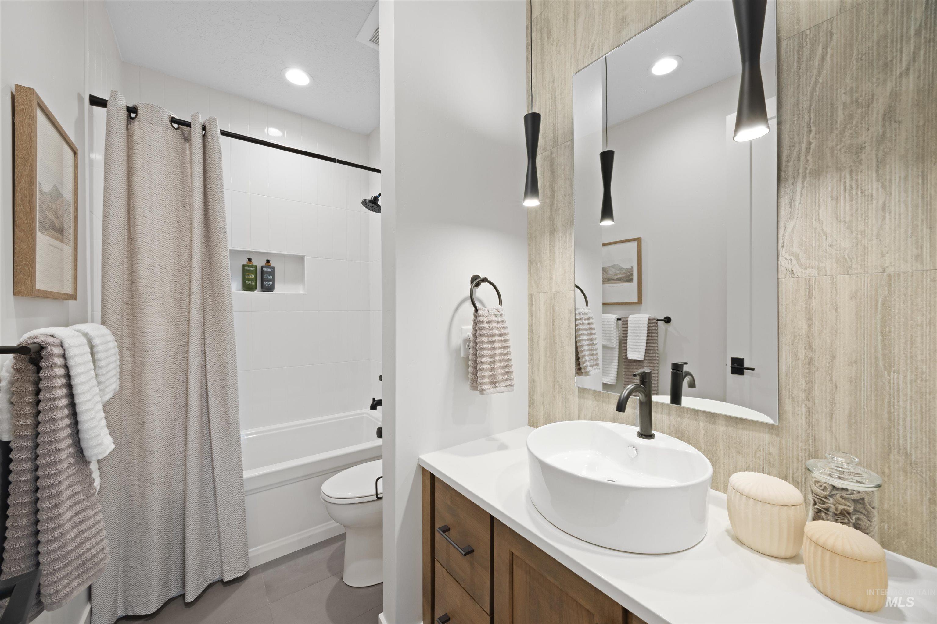 267 N Hunter Creek Ave, Eagle, Idaho 83616, 4 Bedrooms, 3 Bathrooms, Residential For Sale, Price $1,124,500, 98980410