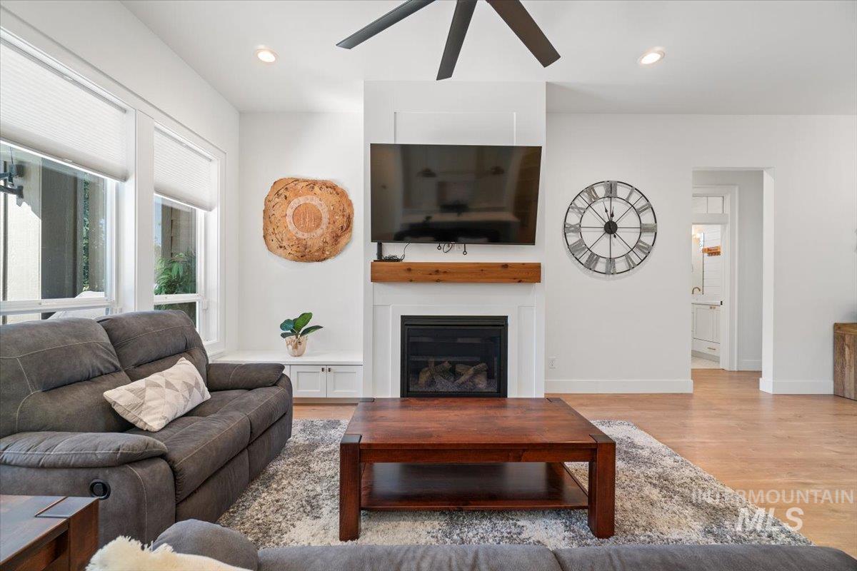 207 W Wrangler St., Meridian, Idaho 83646, 3 Bedrooms, 2 Bathrooms, Residential For Sale, Price $619,900, 98980411