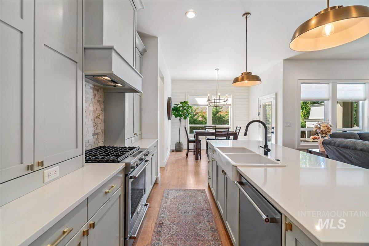 207 W Wrangler St., Meridian, Idaho 83646, 3 Bedrooms, 2 Bathrooms, Residential For Sale, Price $619,900, 98980411