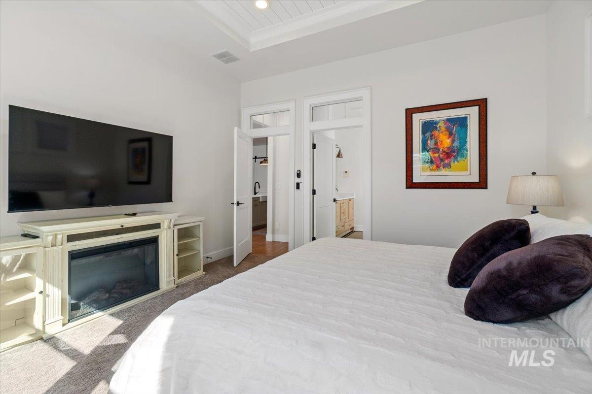 207 W Wrangler St., Meridian, Idaho 83646, 3 Bedrooms, 2 Bathrooms, Residential For Sale, Price $619,900, 98980411