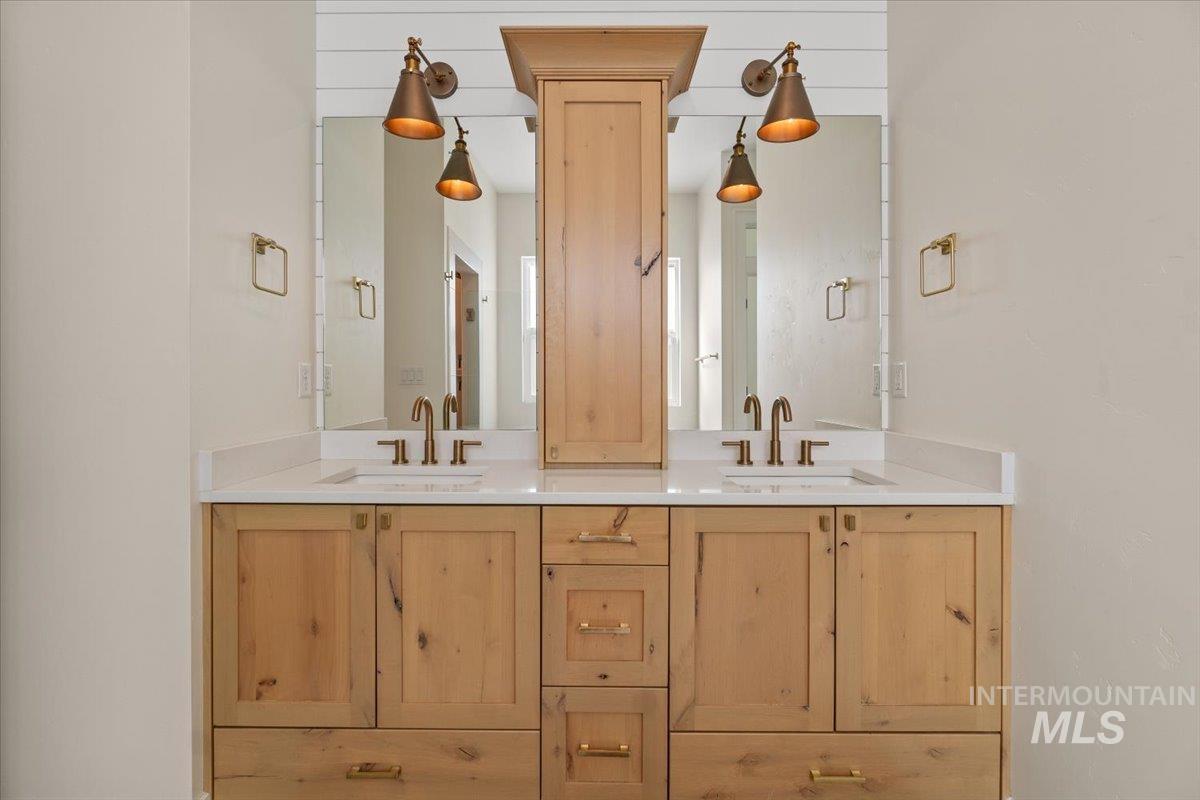 207 W Wrangler St., Meridian, Idaho 83646, 3 Bedrooms, 2 Bathrooms, Residential For Sale, Price $619,900, 98980411