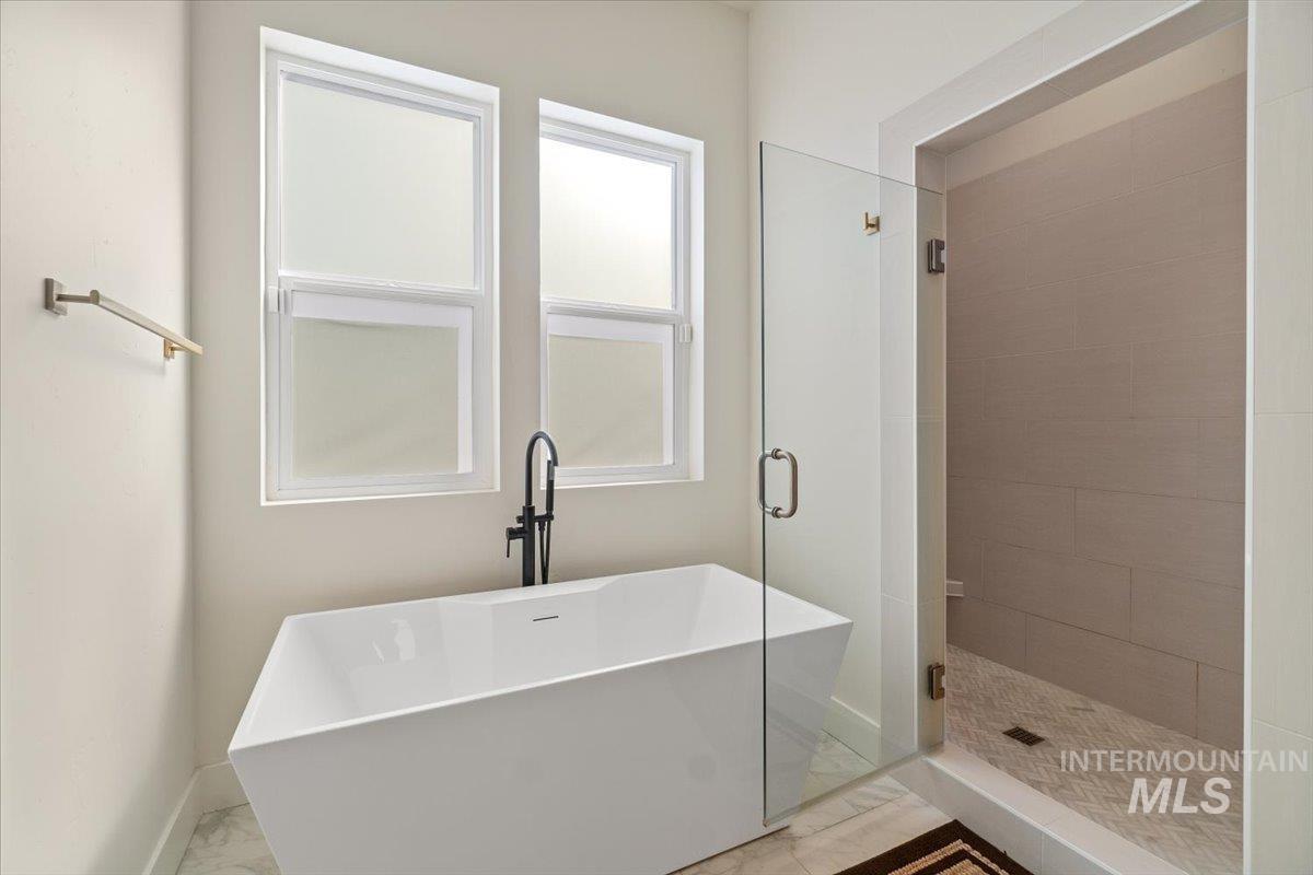 207 W Wrangler St., Meridian, Idaho 83646, 3 Bedrooms, 2 Bathrooms, Residential For Sale, Price $619,900, 98980411