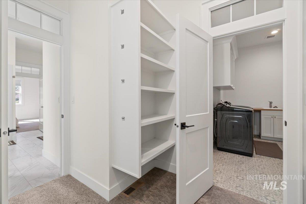 207 W Wrangler St., Meridian, Idaho 83646, 3 Bedrooms, 2 Bathrooms, Residential For Sale, Price $619,900, 98980411