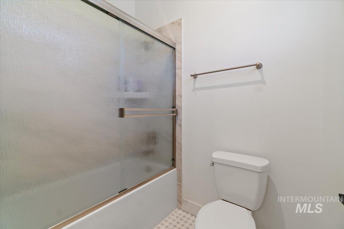 207 W Wrangler St., Meridian, Idaho 83646, 3 Bedrooms, 2 Bathrooms, Residential For Sale, Price $619,900, 98980411