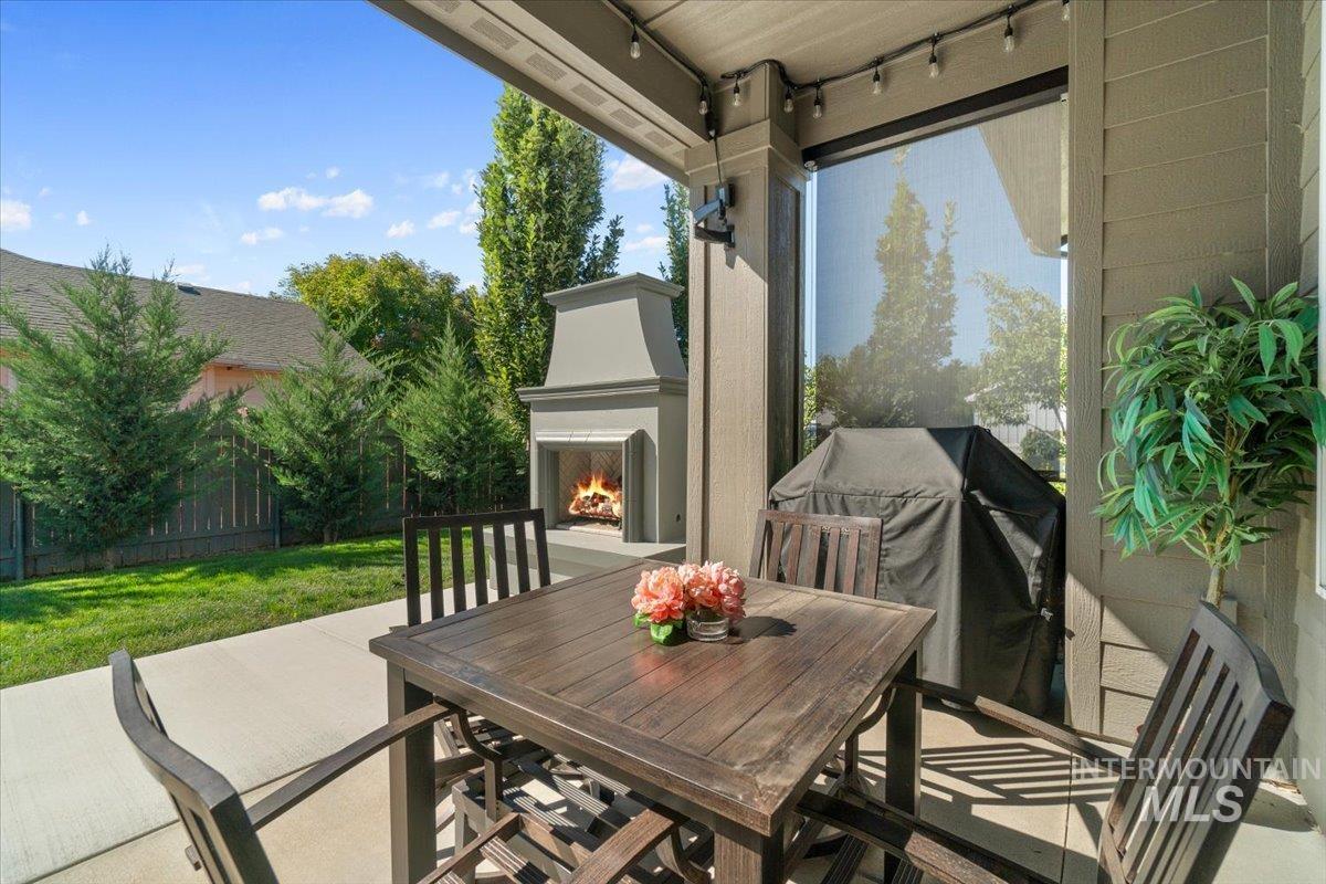 207 W Wrangler St., Meridian, Idaho 83646, 3 Bedrooms, 2 Bathrooms, Residential For Sale, Price $619,900, 98980411