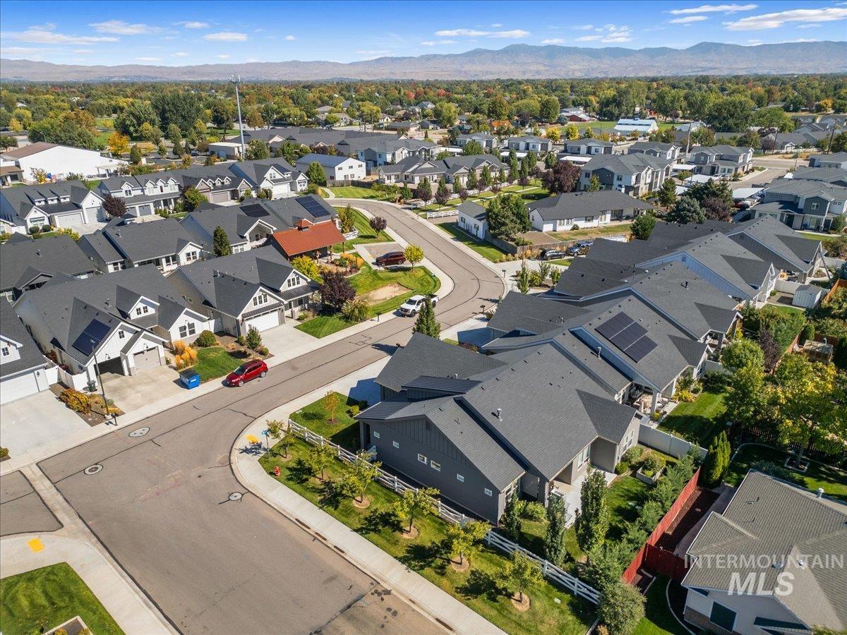 207 W Wrangler St., Meridian, Idaho 83646, 3 Bedrooms, 2 Bathrooms, Residential For Sale, Price $619,900, 98980411