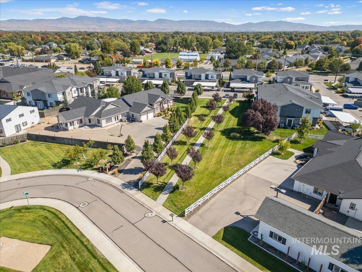 207 W Wrangler St., Meridian, Idaho 83646, 3 Bedrooms, 2 Bathrooms, Residential For Sale, Price $619,900, 98980411