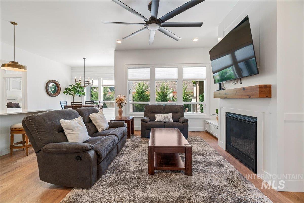 207 W Wrangler St., Meridian, Idaho 83646, 3 Bedrooms, 2 Bathrooms, Residential For Sale, Price $619,900, 98980411