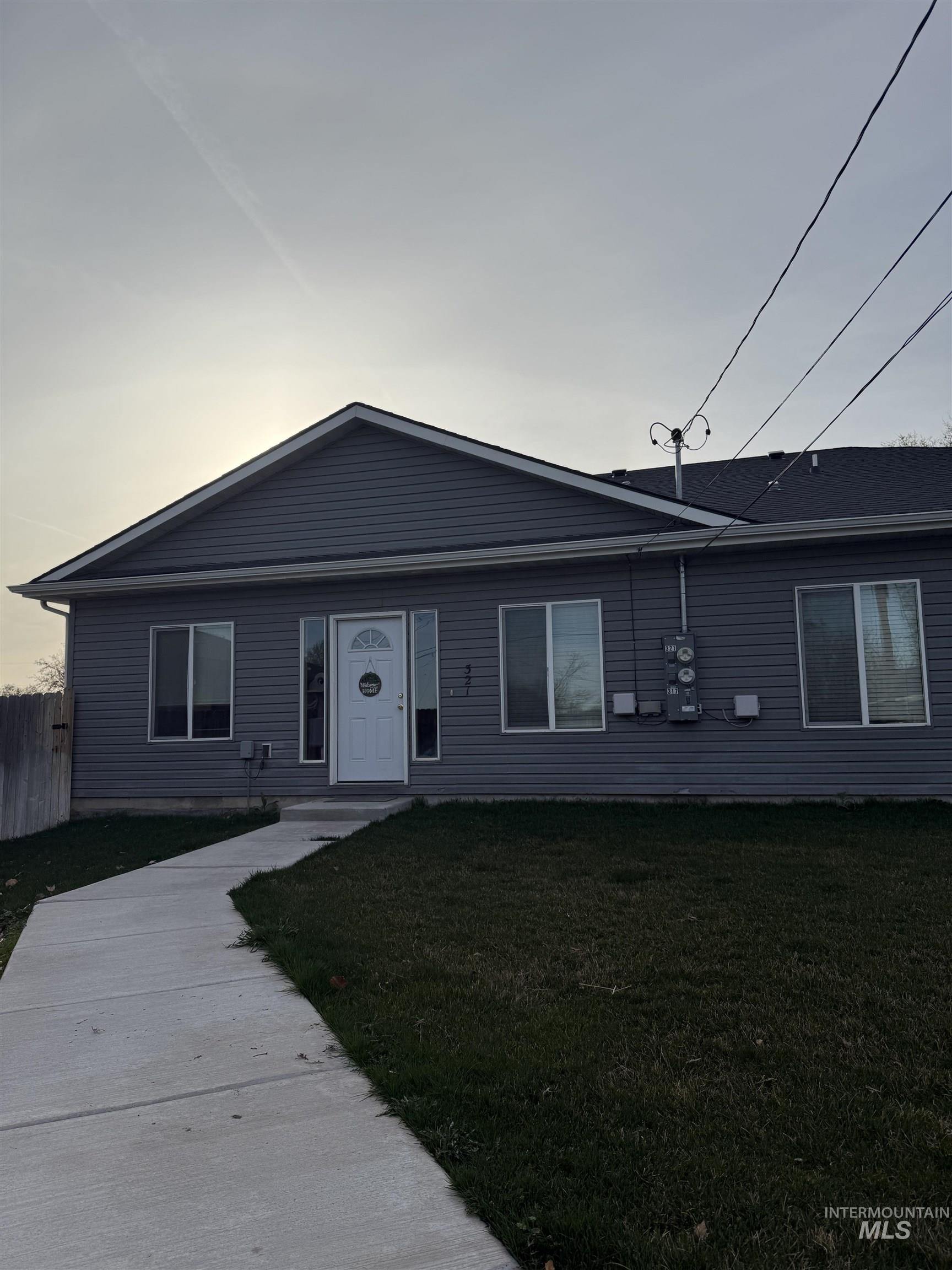 317/321 Adams St., Twin Falls, Idaho 83301, 2 Bedrooms, 2 Bathrooms, Residential Income For Sale, Price $417,900, 98980416