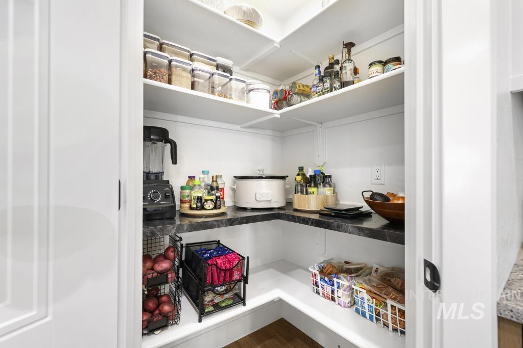 1432 Clearwater Way, Twin Falls, Idaho 83301, 3 Bedrooms, 2 Bathrooms, Residential For Sale, Price $485,000,MLS 98980419