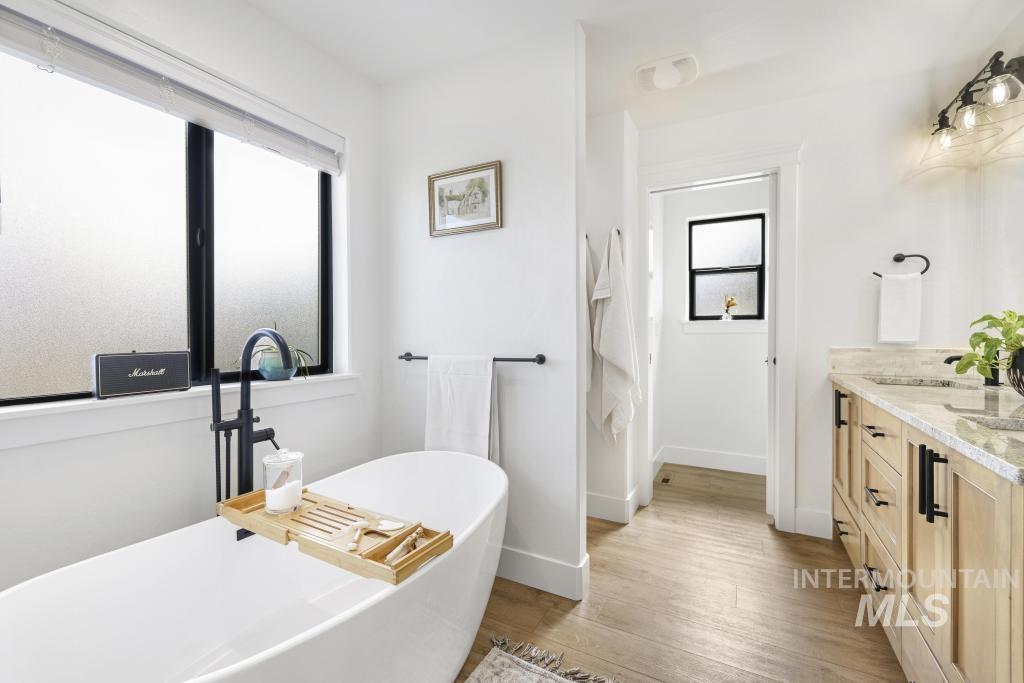 1432 Clearwater Way, Twin Falls, Idaho 83301, 3 Bedrooms, 2 Bathrooms, Residential For Sale, Price $485,000,MLS 98980419