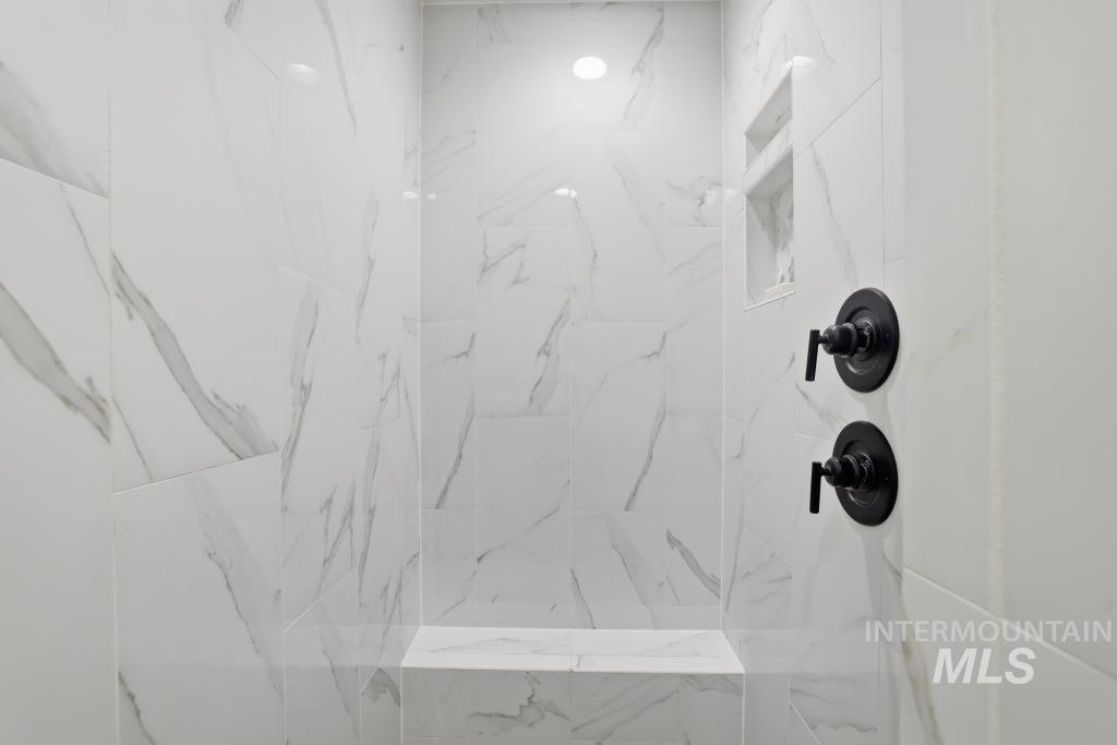 1432 Clearwater Way, Twin Falls, Idaho 83301, 3 Bedrooms, 2 Bathrooms, Residential For Sale, Price $485,000,MLS 98980419