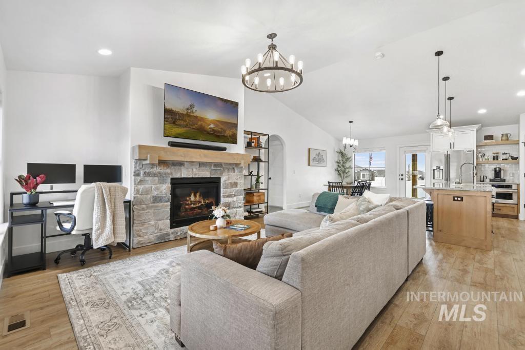 1432 Clearwater Way, Twin Falls, Idaho 83301, 3 Bedrooms, 2 Bathrooms, Residential For Sale, Price $485,000,MLS 98980419