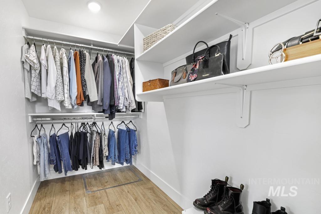 1432 Clearwater Way, Twin Falls, Idaho 83301, 3 Bedrooms, 2 Bathrooms, Residential For Sale, Price $485,000,MLS 98980419