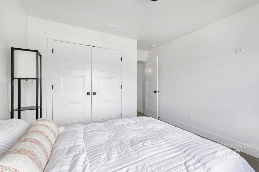 1432 Clearwater Way, Twin Falls, Idaho 83301, 3 Bedrooms, 2 Bathrooms, Residential For Sale, Price $485,000,MLS 98980419