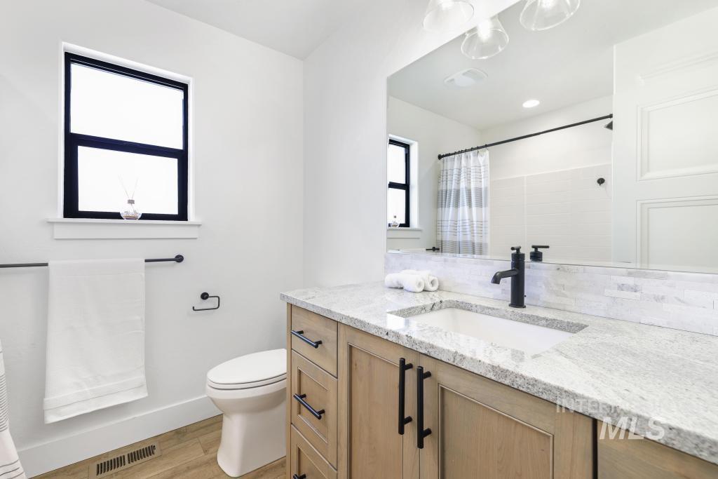 1432 Clearwater Way, Twin Falls, Idaho 83301, 3 Bedrooms, 2 Bathrooms, Residential For Sale, Price $485,000,MLS 98980419