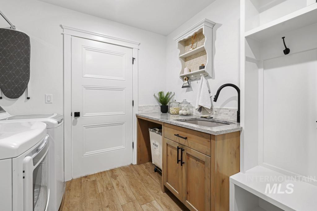 1432 Clearwater Way, Twin Falls, Idaho 83301, 3 Bedrooms, 2 Bathrooms, Residential For Sale, Price $485,000,MLS 98980419