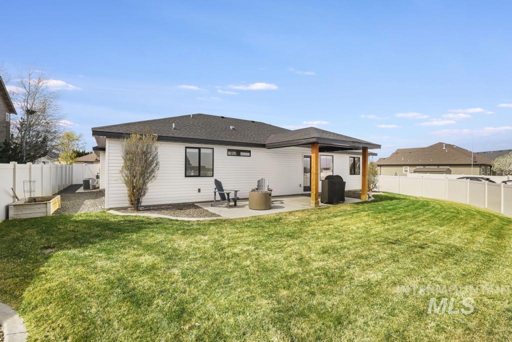 1432 Clearwater Way, Twin Falls, Idaho 83301, 3 Bedrooms, 2 Bathrooms, Residential For Sale, Price $485,000,MLS 98980419