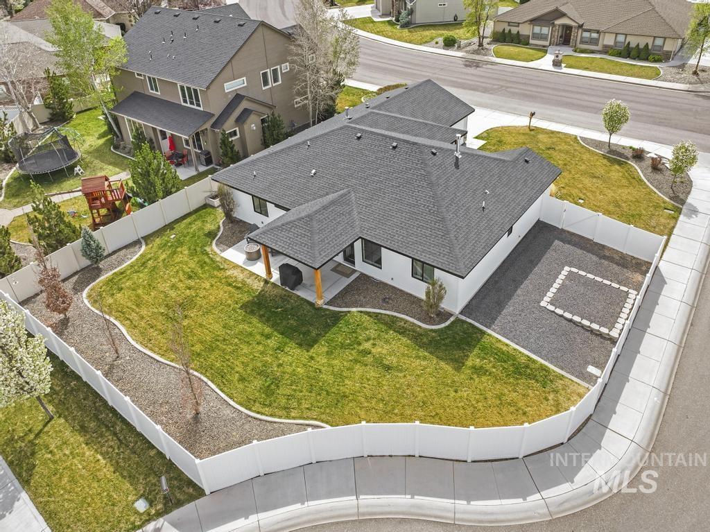 1432 Clearwater Way, Twin Falls, Idaho 83301, 3 Bedrooms, 2 Bathrooms, Residential For Sale, Price $485,000,MLS 98980419