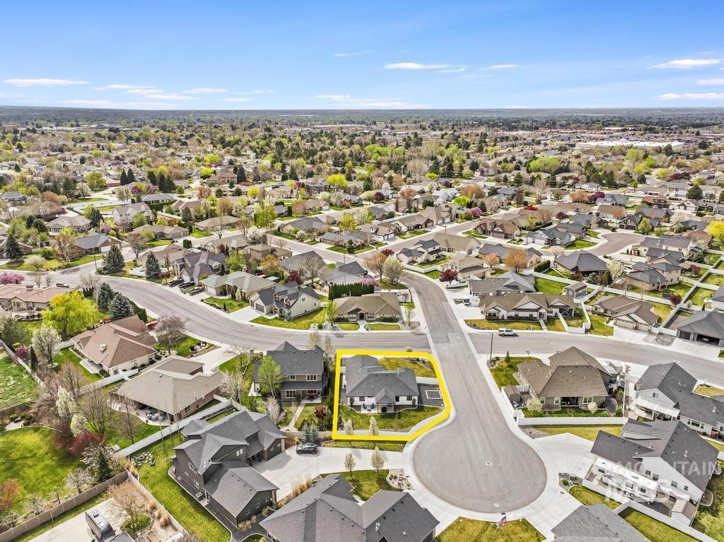 1432 Clearwater Way, Twin Falls, Idaho 83301, 3 Bedrooms, 2 Bathrooms, Residential For Sale, Price $485,000,MLS 98980419