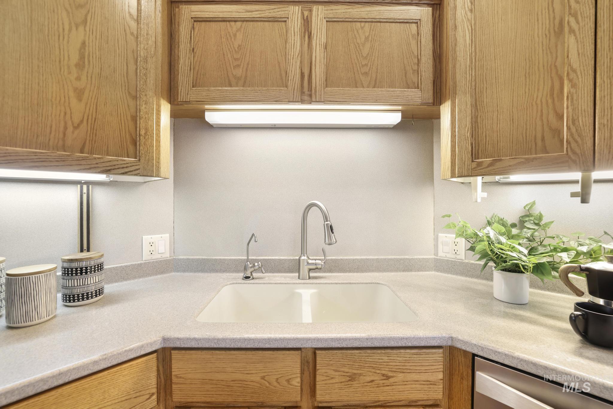 1220 Brundage Circle, Twin Falls, Idaho 83301, 5 Bedrooms, 2 Bathrooms, Residential For Sale, Price $499,900,MLS 98980420