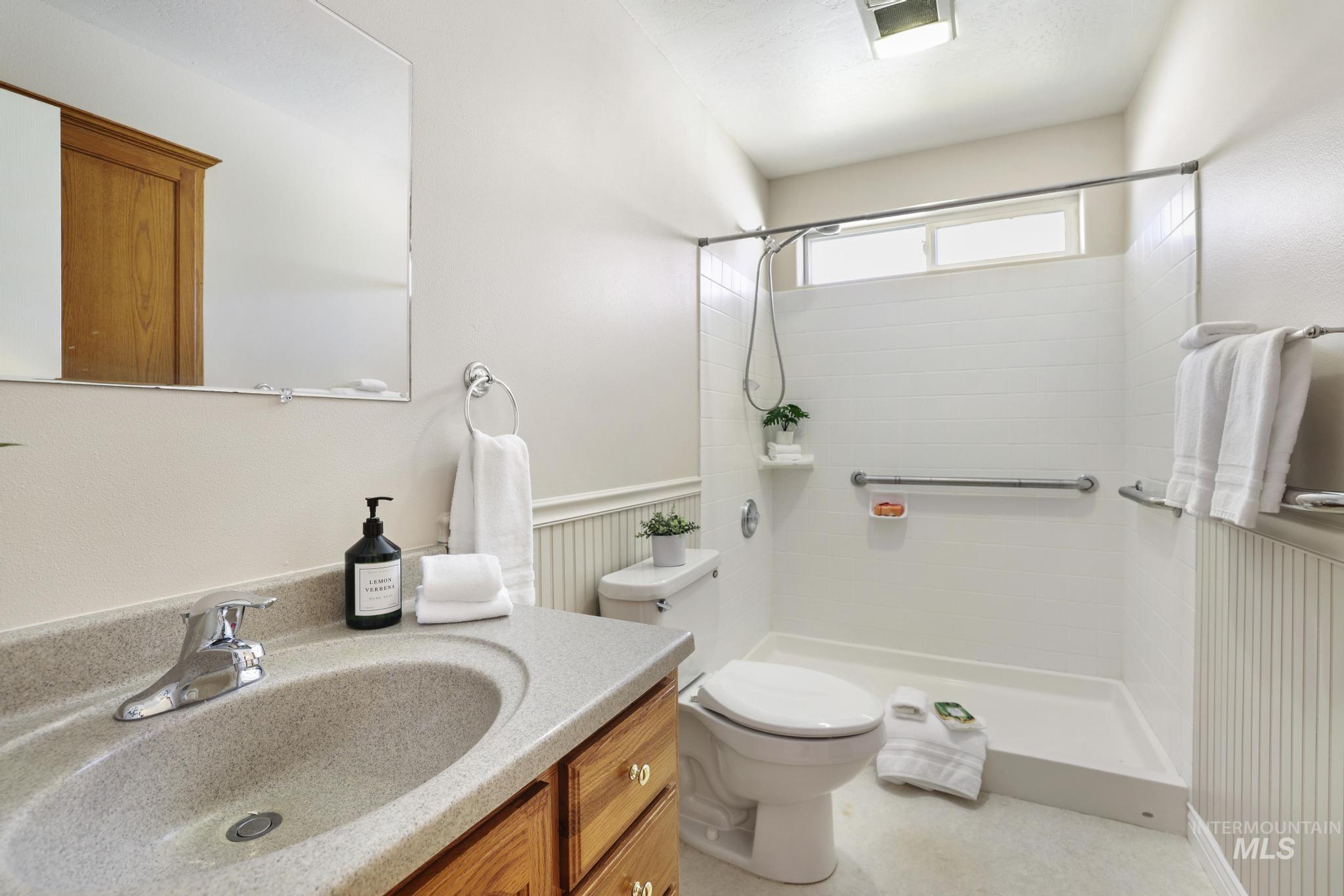 1220 Brundage Circle, Twin Falls, Idaho 83301, 5 Bedrooms, 2 Bathrooms, Residential For Sale, Price $499,900,MLS 98980420