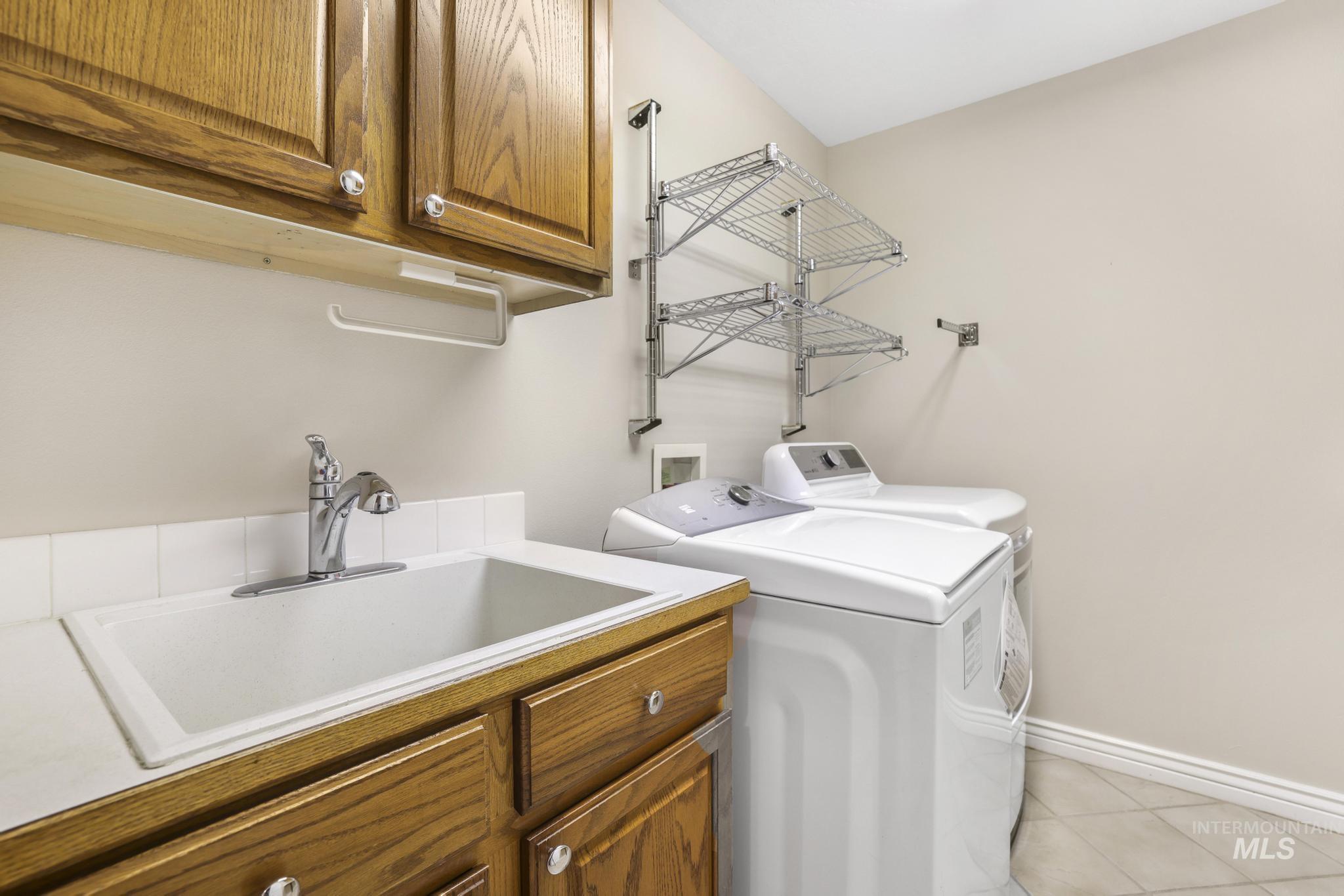 1220 Brundage Circle, Twin Falls, Idaho 83301, 5 Bedrooms, 2 Bathrooms, Residential For Sale, Price $499,900,MLS 98980420